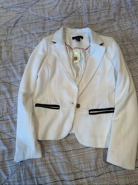 Luxe Arden B White Women’s Tailored Blazer with Black Trim